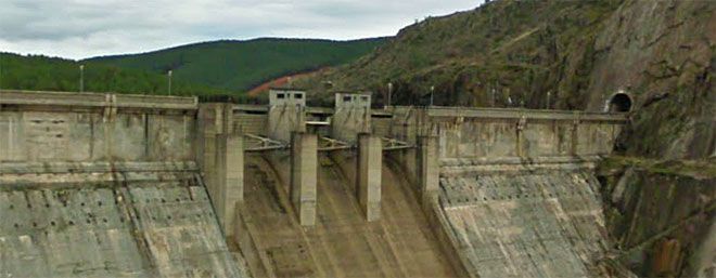 Presa del Embalse del Vado, lugar de nacimiento del río Jarama Presa del Embalse del Vado