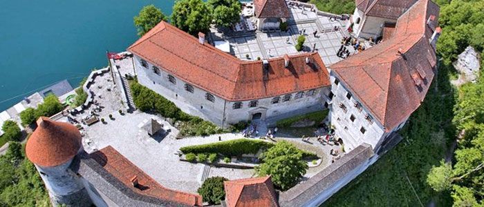 Vista aerea del Castillo de Bled