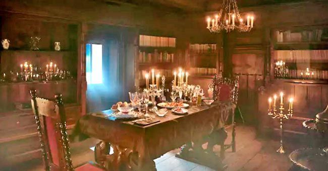 Cena en el Castillo del Conde Drácula