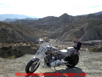 Ruta en moto por el desierto de Tabernes