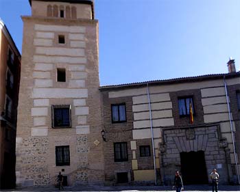 Casa y Torre de Lujanes