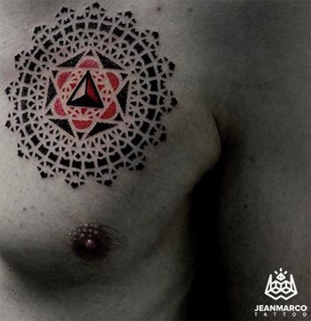 Mandala Tattoo en el pecho