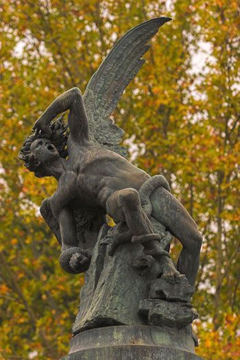 Estatua del Ángel Caído, Retiro