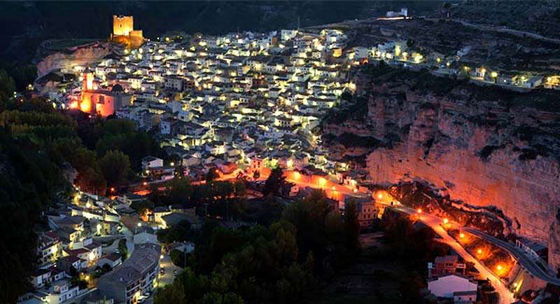 Alcalá del Júcar de noche